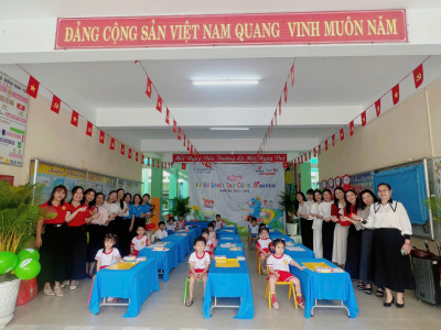 Bé tham gia hội thi "Bé vẽ sáng tạo cùng Bitex " cấp Xã