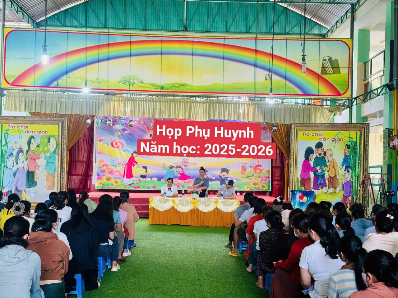 Cô Nguyễn Ngọc Kim Anh - Hiệu trưởng nhà trường triển khai kế hoạch, phương hướng nhiệm vụ năm học 2025-2026