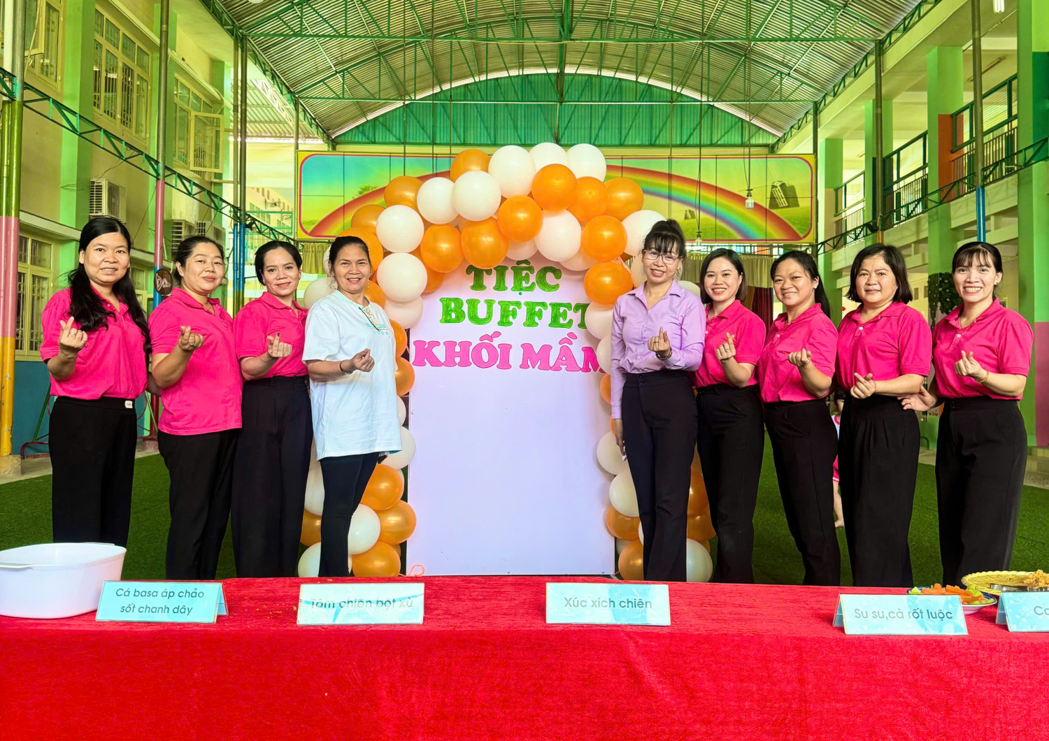 Chụp hình lưu niệm 