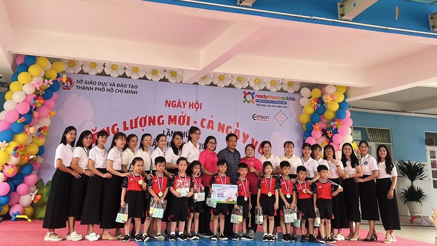 Tham gia Ngày hội “Năng lượng mới – Cả ngày vui” tại trường Mầm non Hòa Lợi